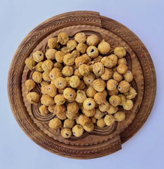 **Iranian dried figs are among the finest dried fruits in the country, naturally processed without additives and packed with essential nutrients, fiber, and antioxidants. Their sweet and natural flavor makes them an excellent choice for a healthy and energizing snack.**  