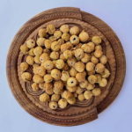 انجیر خشک ایران یکی از بهترین خشکبارهای کشور است که با روش‌های طبیعی و بدون افزودنی تهیه شده و سرشار از مواد مغذی، فیبر و آنتی‌اکسیدان‌ها است. طعم شیرین و طبیعی این محصول، آن را به انتخابی عالی برای میان‌وعده‌ای سالم و انرژی‌بخش تبدیل کرده است.